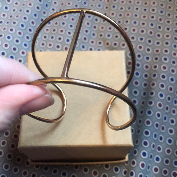 Gold bangle - Picture 4 of 5